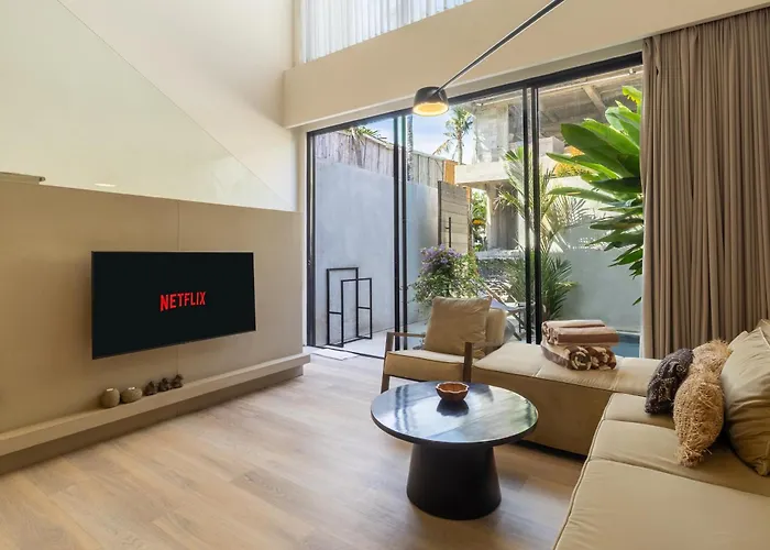 Luxury 2br Berawa Loft | Private Pool, Near Cafe Canggu