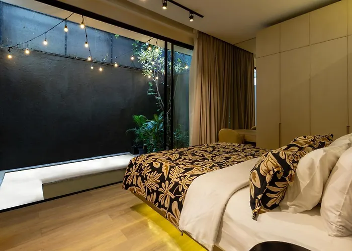 Luxury 2br Berawa Loft | Private Pool, Near Cafe ヴィラ チャングー